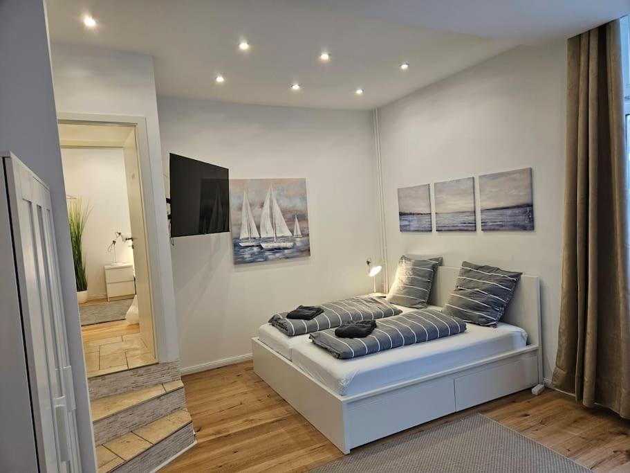 Central City White Line Киль Экстерьер фото